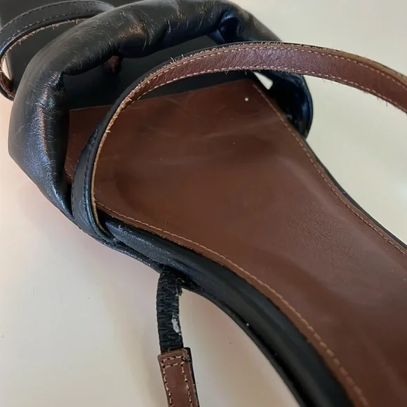 ALOHAS ASYMMETREIC BLACK HEEL - Picture 15 of 16